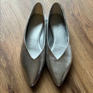 NWT Chic Silver Pointed Flats